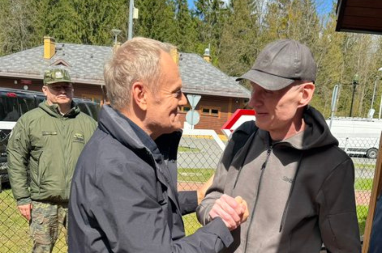 Białoruś: na granicy z Polską odbywa się wymiana więźniów. Wśród uwolnionych jest Andrzej Poczobut