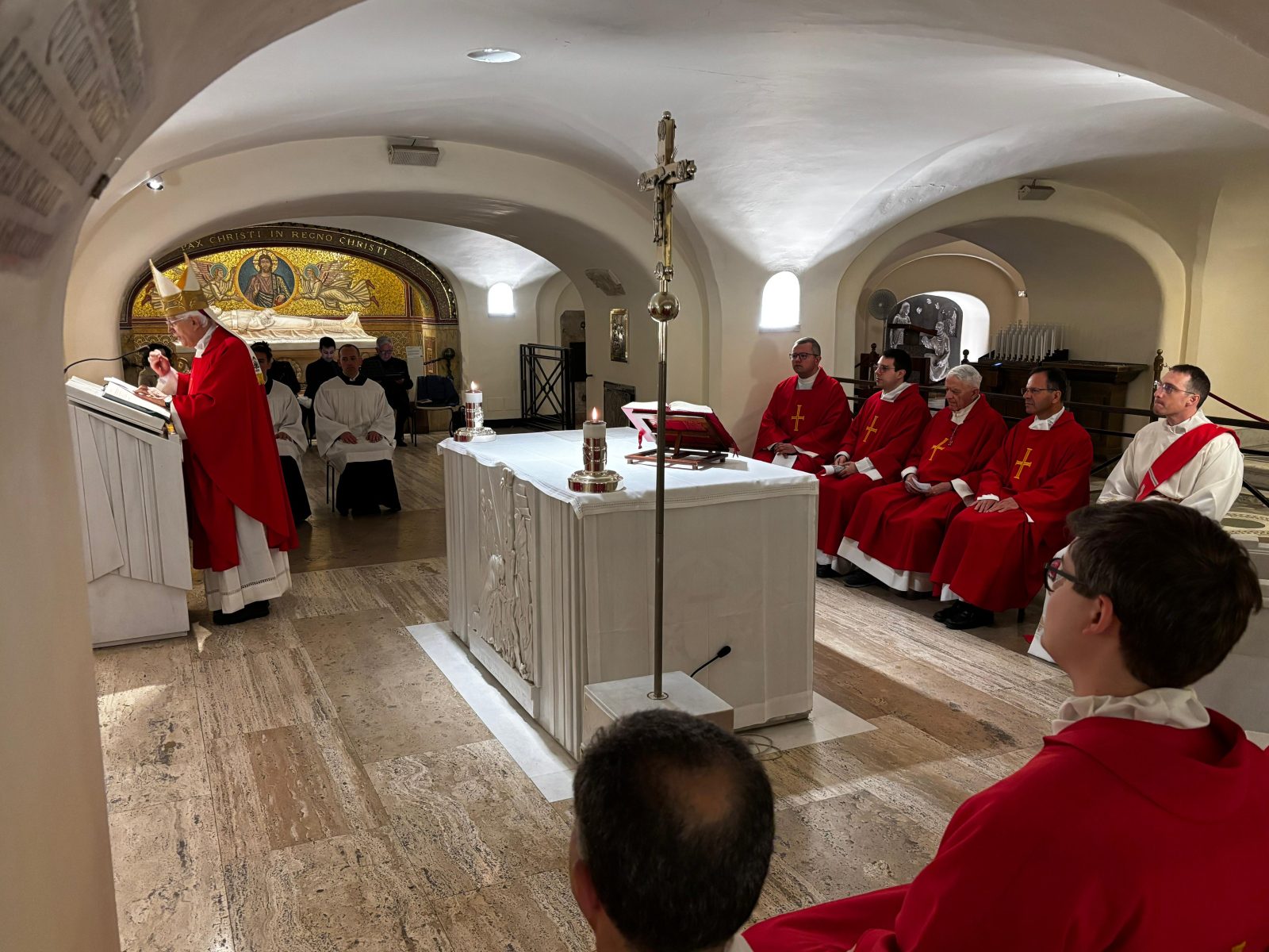 Bp Cerrato: Benedykt XVI przez cały czas towarzyszy nam w drodze