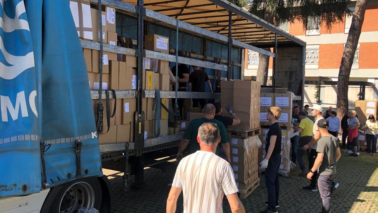 Papieska pomoc dla Ukrainy: z Rzymu wyruszyła 150. ciężarówka