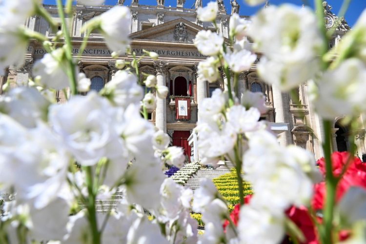 Papieskie orędzie Urbi et Orbi: nie możemy godzić sią na zło!
