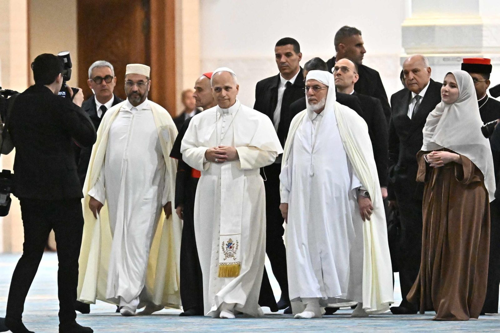 Papież Leon XIV odwiedził meczet w Algierze, jeden z największych na świecie