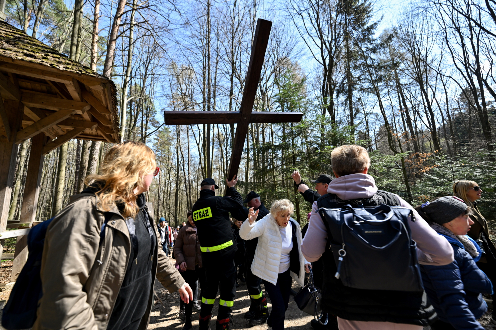 Świętokrzyska Droga Krzyżowa z Nowej Słupi na Święty Krzyż [GALERIA]