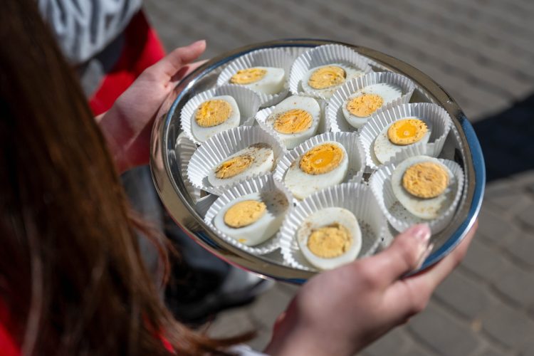 Katowice: setki osób zasiadły przy stole podczas Metropolitalnego Śniadania bez Samotności