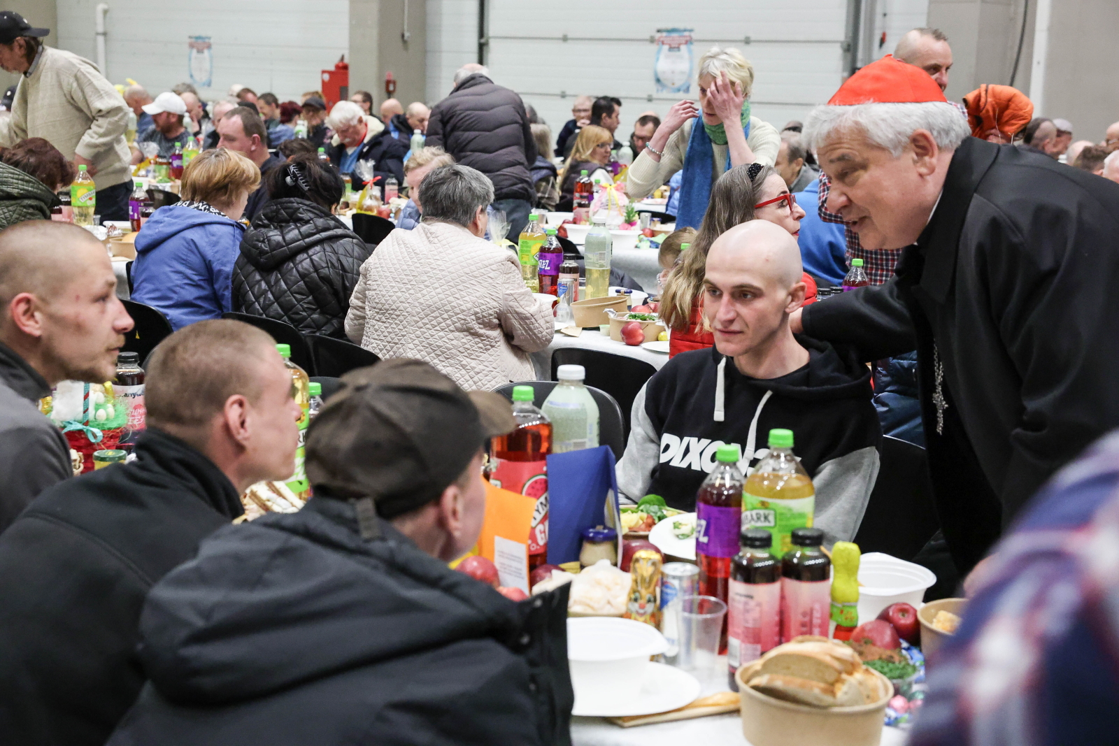 Kard. Krajewski w Wielkanoc: bądźmy pięknymi kwiatami z Łodzi
