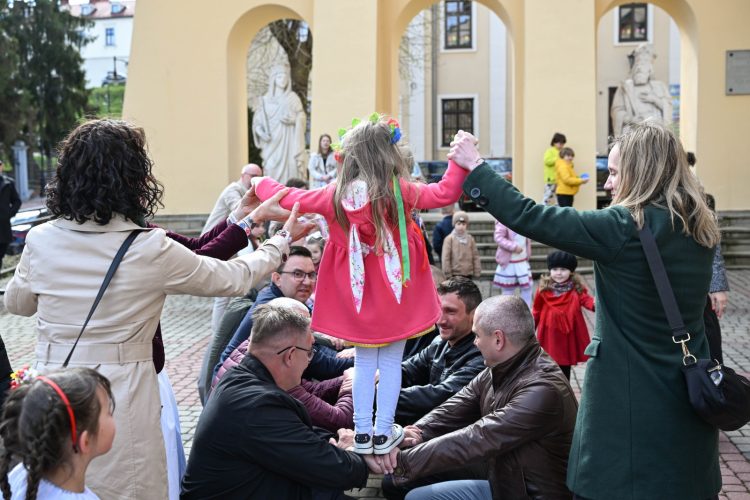 Przemyśl: społeczność grekokatolicka świętowała Wielkanoc z tradycyjnymi hajiłkami [GALERIA]