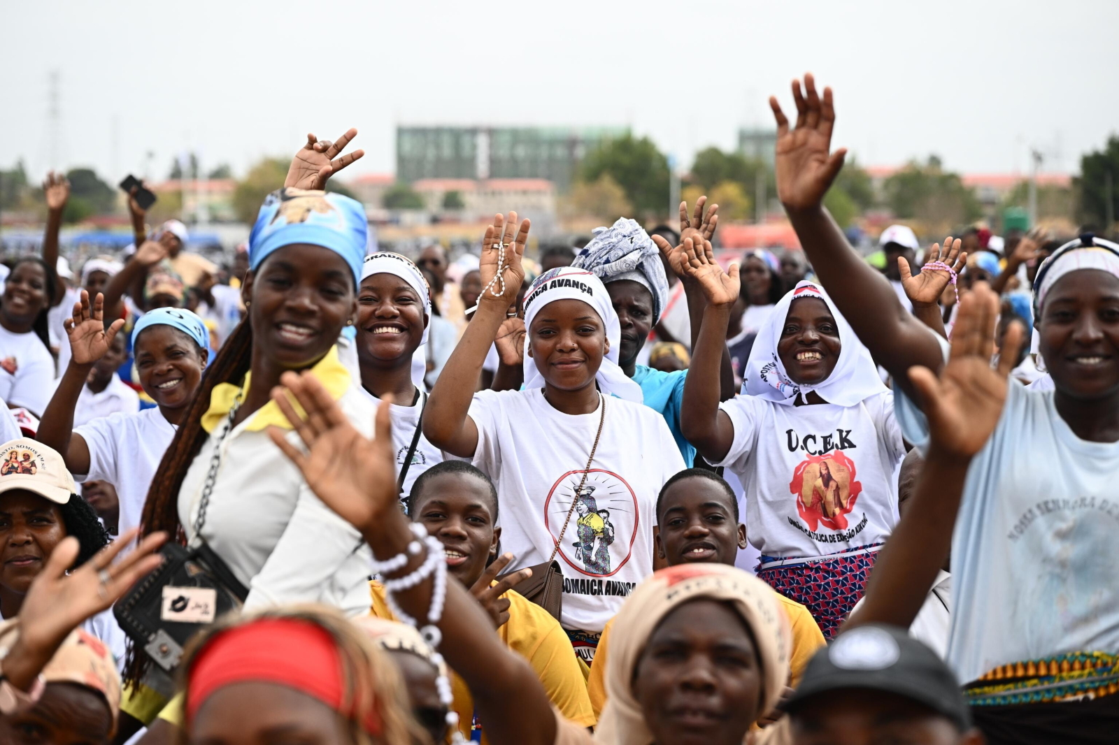 Papież w Angoli: niech znikną nienawiść i przemoc, a plaga korupcji zostanie uleczona