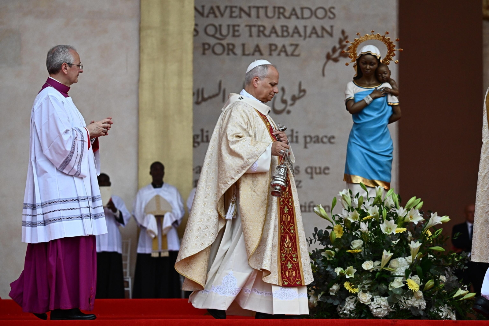 Leon XIV na pożegnanie z Afryką: żyjcie Słowem i Eucharystią [+GALERIA]
