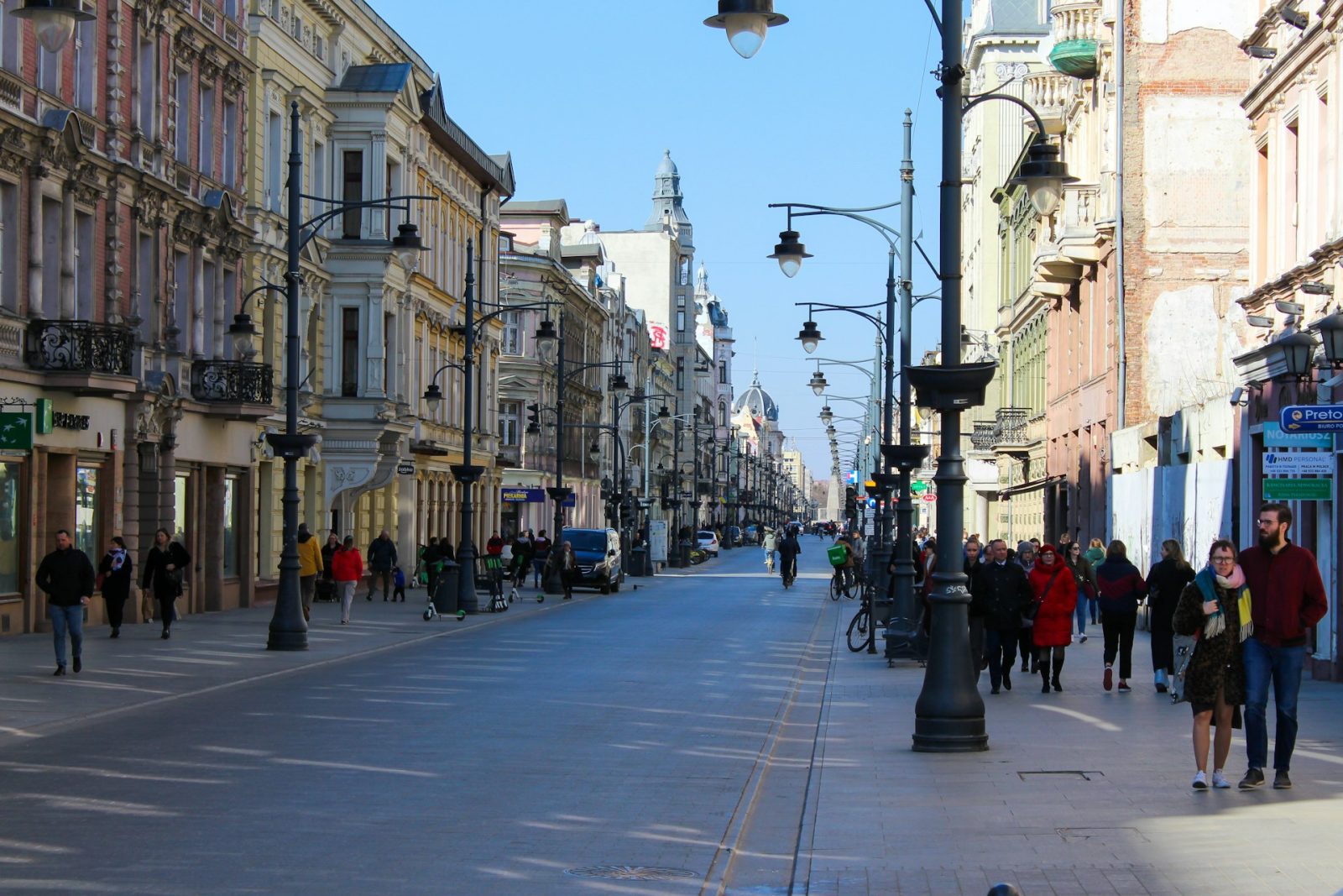 Łódź: ponad 25 lodówek społecznych czeka na potrawy ze świątecznych stołów