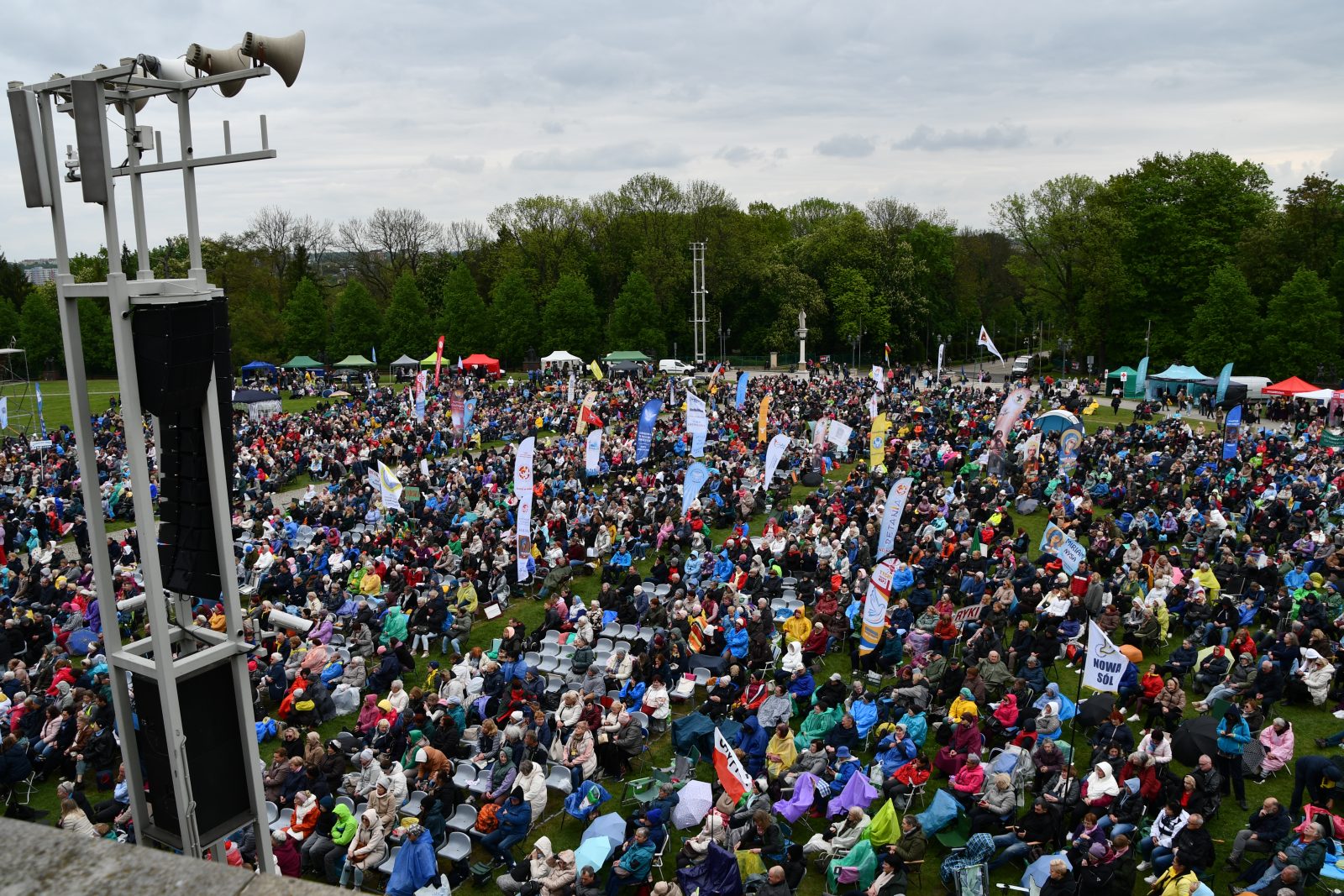 Słuchaj i idź! Ogólnopolskie Czuwanie Katolickiej Odnowy w Duchu Świętym na Jasnej Górze [+GALERIA]