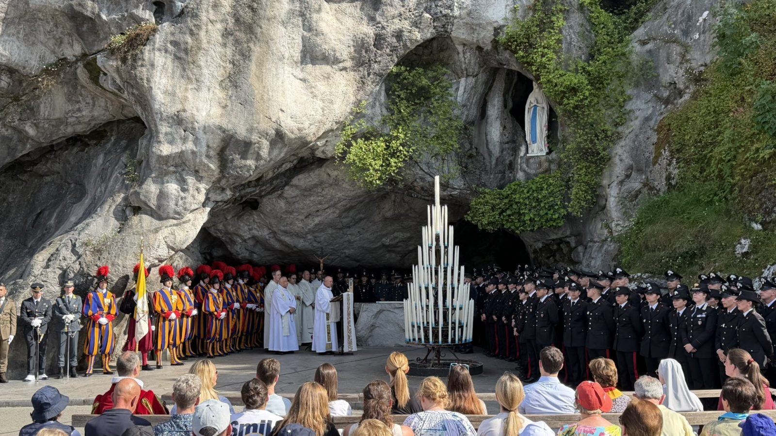 Żołnierze z 40 państw w drodze do Matki. Są wśród nich Polacy