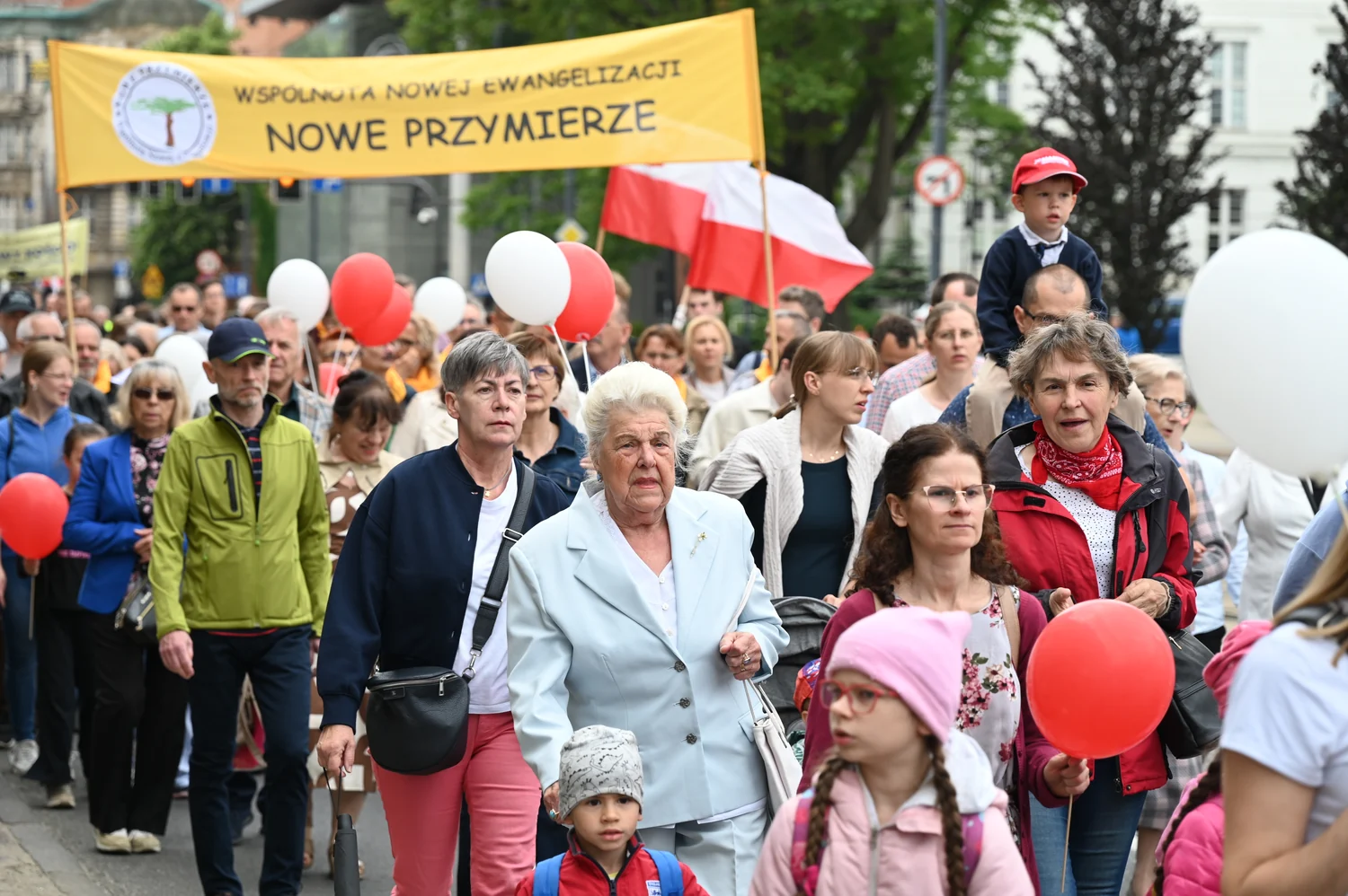 Bydgoszcz: „Czas obronić małżeństwo” – tysiące uczestników na Marszu dla Życia i Rodziny