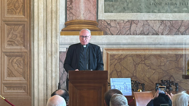 Abp Renzo Pegoraro: AI nie może samodzielnie decydować o tym, co słuszne i humanitarne