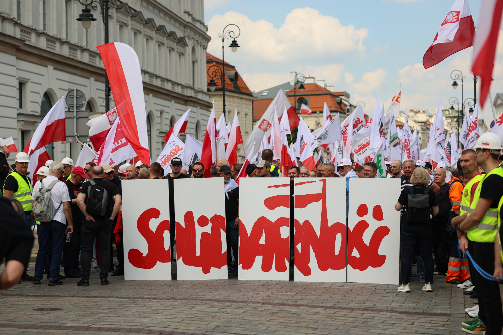 Manifestacja Solidarności w Warszawie, biorą w niej udział także katecheci [+GALERIA]