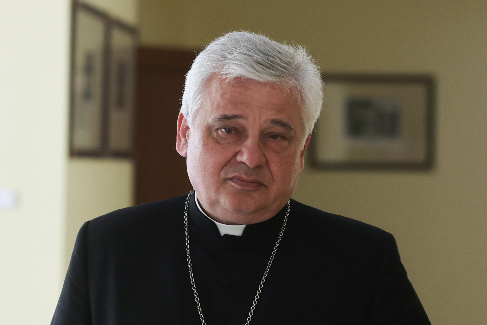Kard. Konrad Krajewski o wojnie, migracji i spotkaniach ze skrzywdzonymi [ROZMOWA]