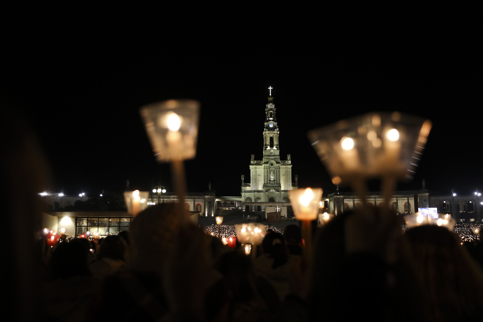 Coraz więcej pielgrzymów każdego roku w Fatimie