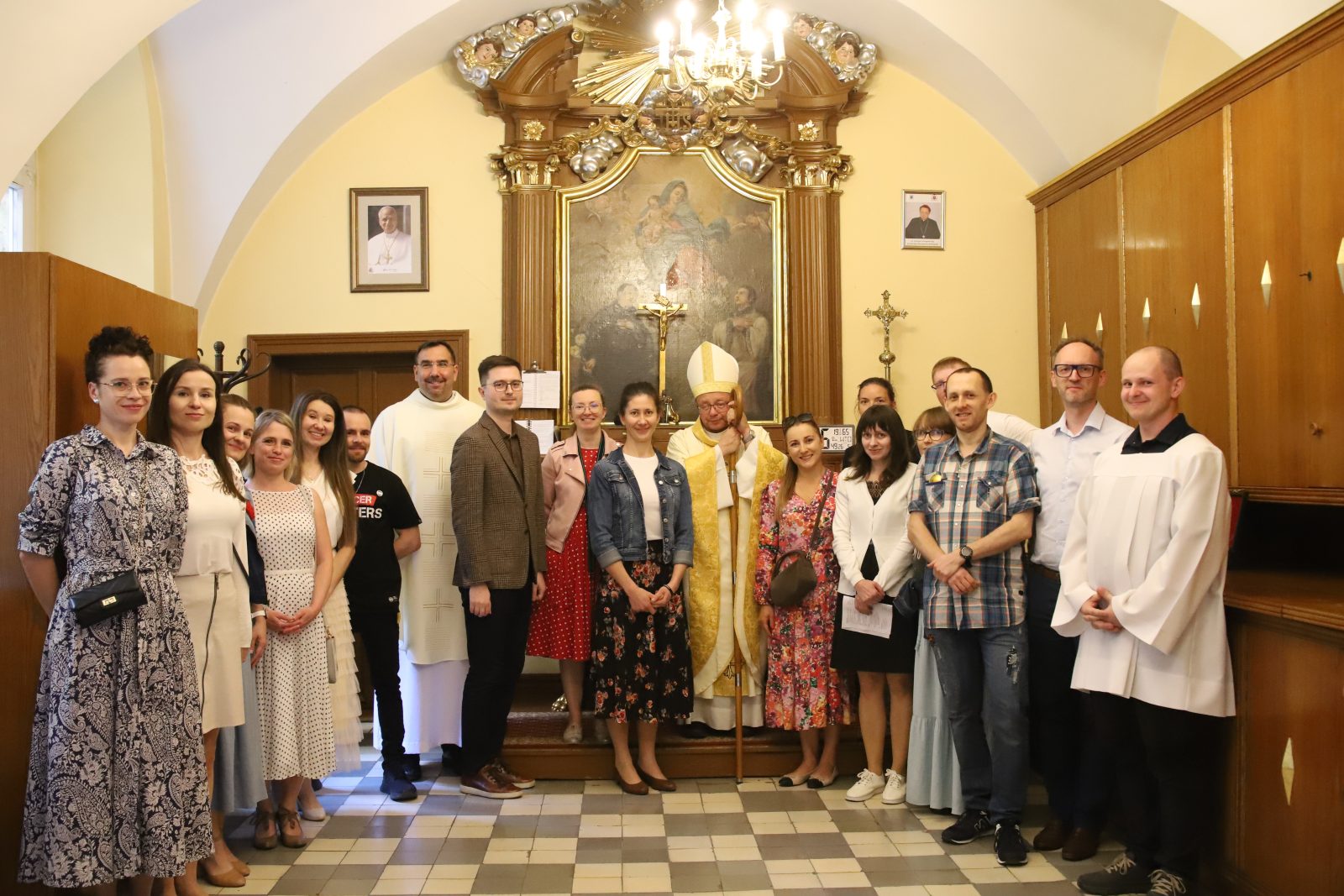Kard. Ryś do singli: bycie w Kościele jest zaproszeniem do budowania relacji i prawdziwych więzi
