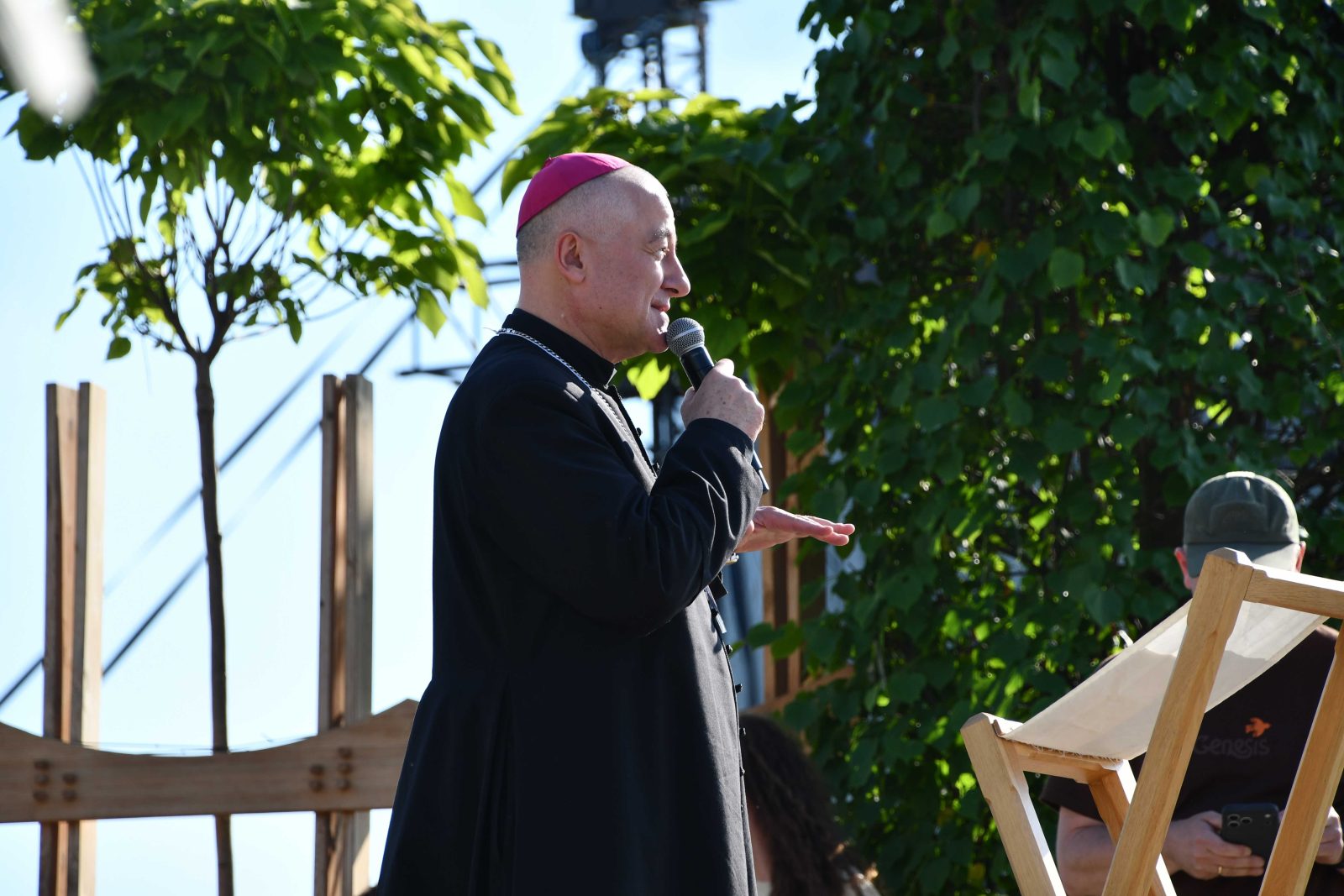 Bp Artur Ważny: musimy na nowo nauczyć się mówić o seksualności [ROZMOWA]