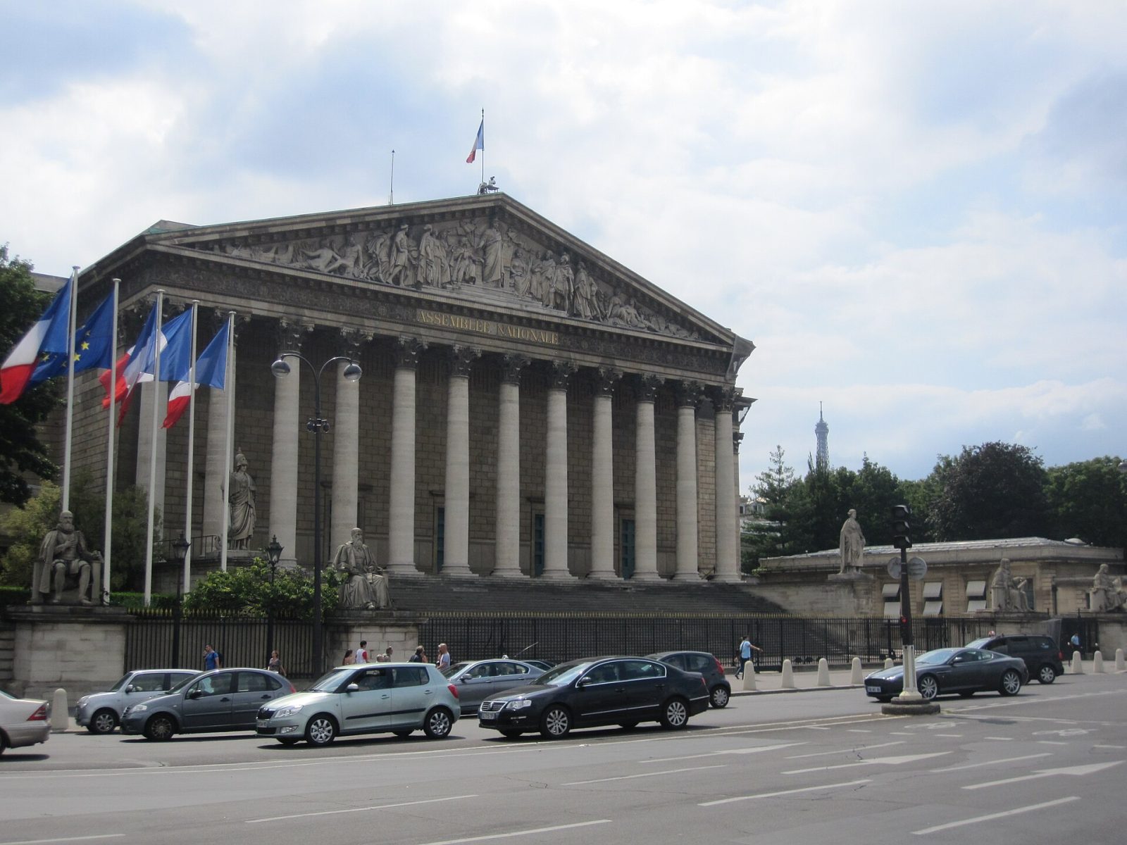 Francja: Zgromadzenie Narodowe po raz trzeci przyjęło ustawę legalizującą eutanazję i wspomagane samobójstwo