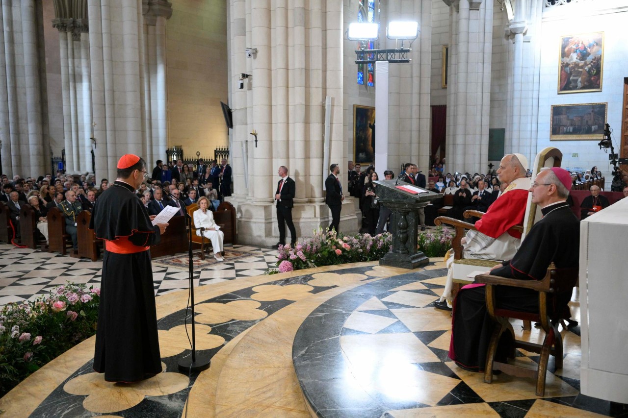 Papież w katedrze w Madrycie: jednoczcie się jako jedna rodzina braci i sióstr