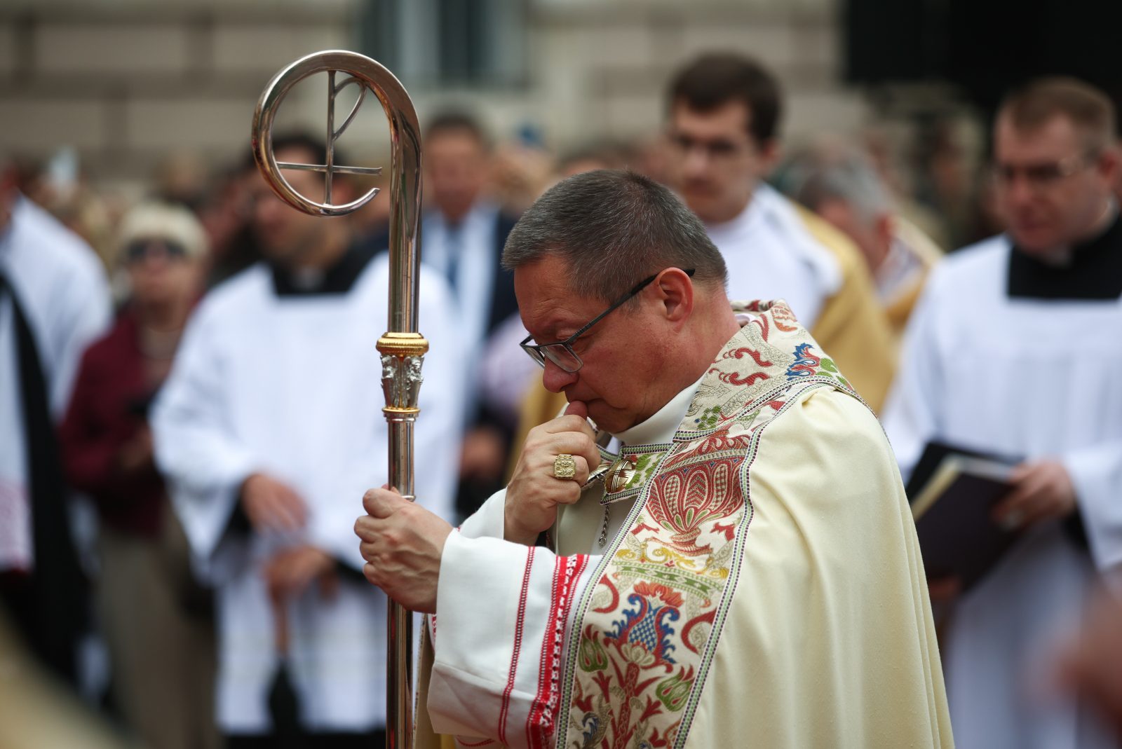Kard. Ryś w Boże Ciało: ponad 50 miejsc na świecie doświadcza wojny, nienawiści i śmierci