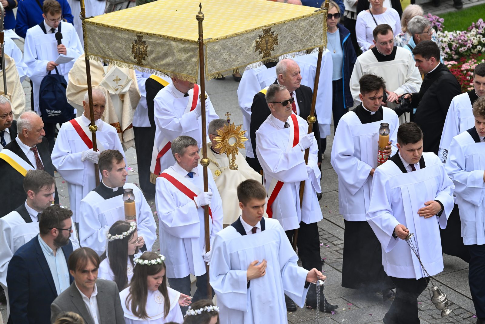 Bp Wątroba: Eucharystia przemawia do tych, którzy czują się głodni [+GALERIA]