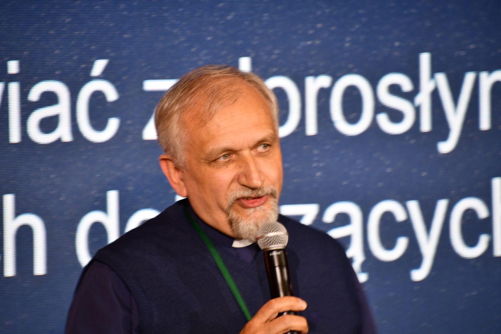 Bóg nie potrzebuje naszego przymusu. O. Łusiak SJ o tym, dlaczego słowo „muszę” niszczy miłość i wiarę [ROZM …