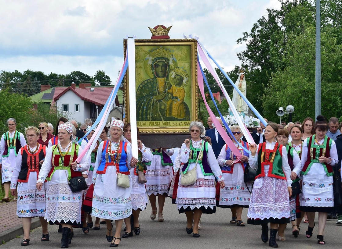 Wpisana na listę dziedzictwa kultury procesja Bożego Ciała w Myszyńcu – transmisja w TVP
