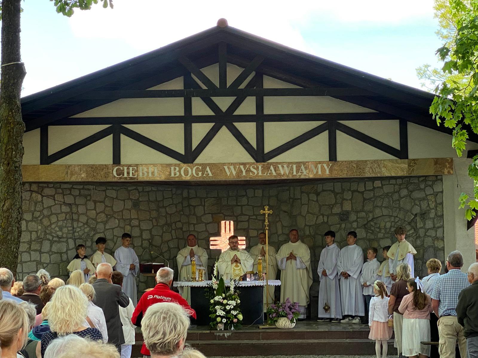 Boże Ciało w oblackich parafiach [+GALERIA]