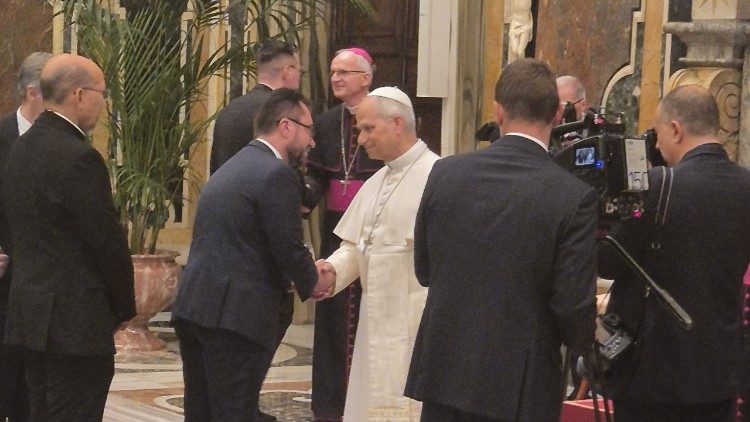 Ks. Maciej Będziński (dyrektor Papieskich Dzieł Misyjnych w Polsce): od papieża bije pokój