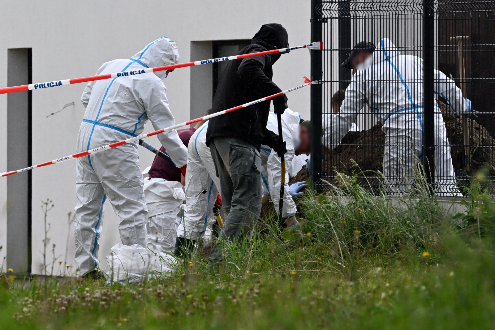 Trzymiesięczny areszt dla patomorfolog Magdaleny H., byłej właścicielki działki w Lutoryżu, na której znaleziono …