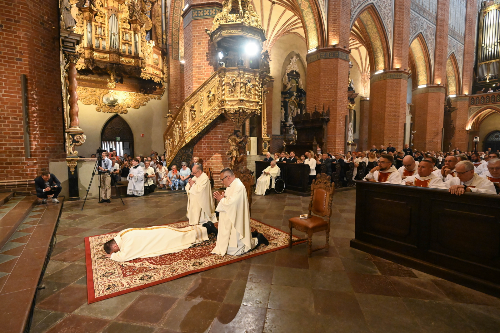 Mamy nowego biskupa. Ks. Przemysław Szulc przyjął święcenia biskupie w Pelplinie [+GALERIA]