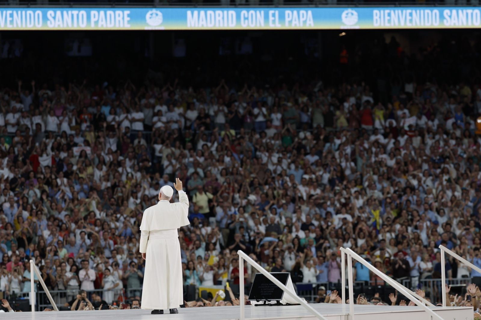 Papież przyciągnął więcej ludzi na stadion niż… piłkarze Realu Madryt