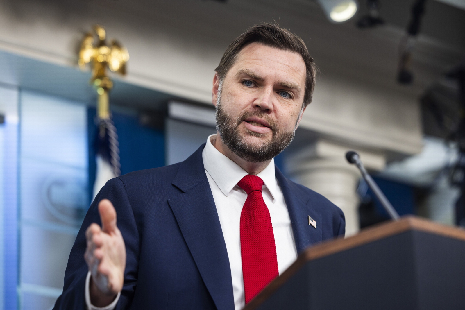 Wiceprezydent USA: znieśliśmy blokadę, Irańczycy przestali atakować statki w cieśninie Ormuz