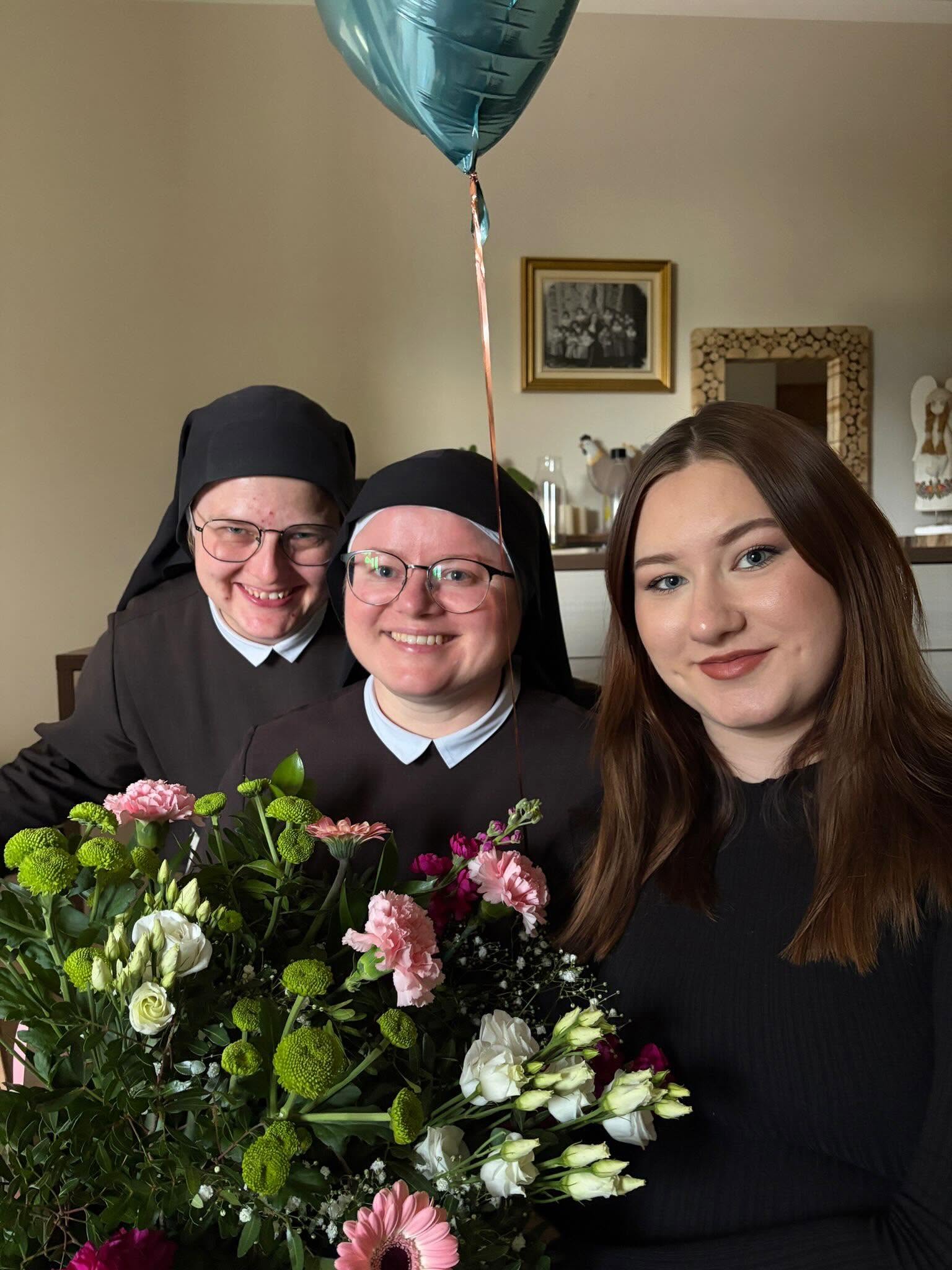 Do ślubu pojechała z domu sióstr. „To tutaj ubierała suknię ślubną” [ROZMOWA]