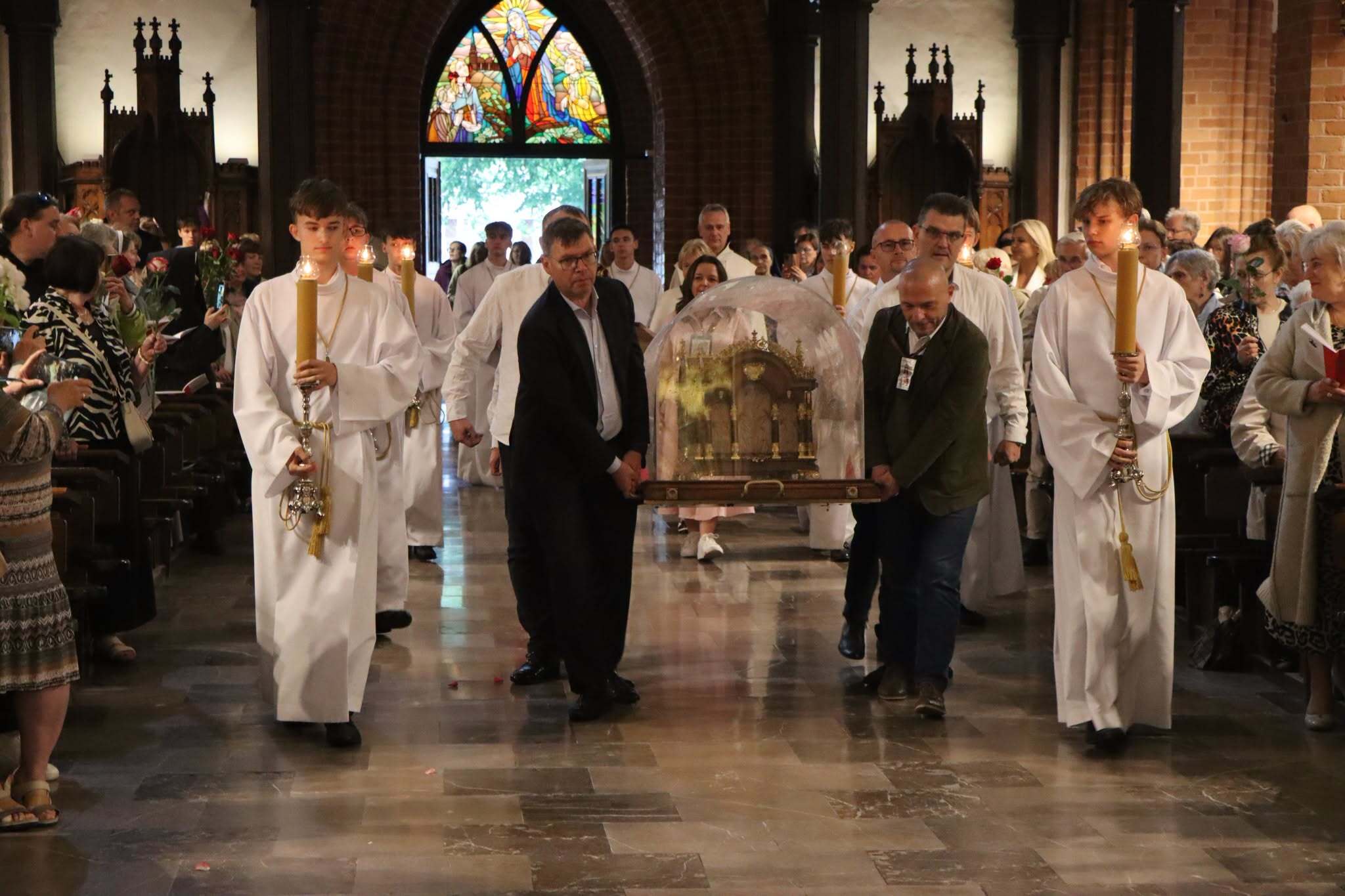 Olsztyn: relikwie św. Teresy od Dzieciątka Jezus i jej rodziców w konkatedrze