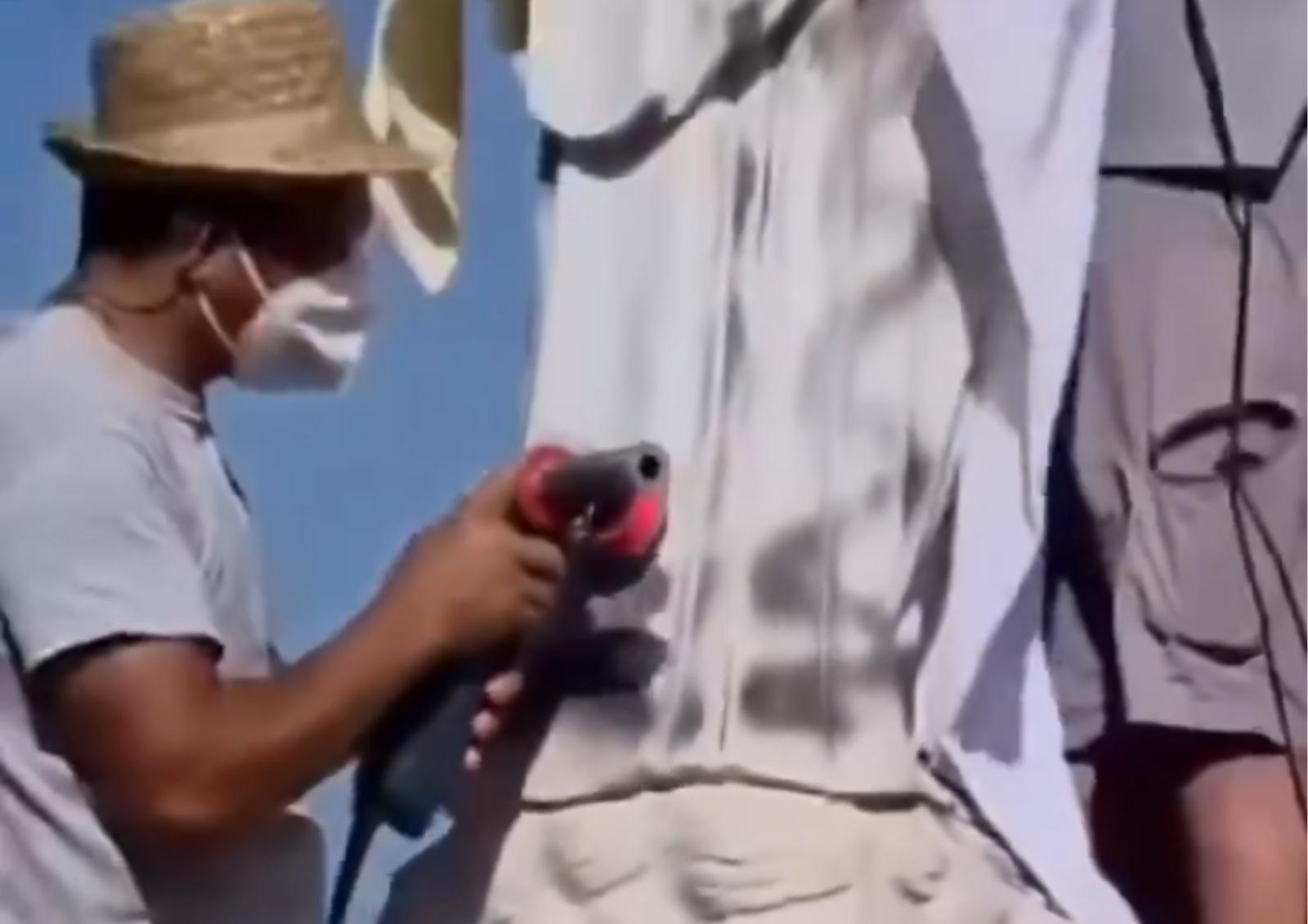 W Medjugorje trwa czyszczenie sprofanowanych figur Maryi [WIDEO]