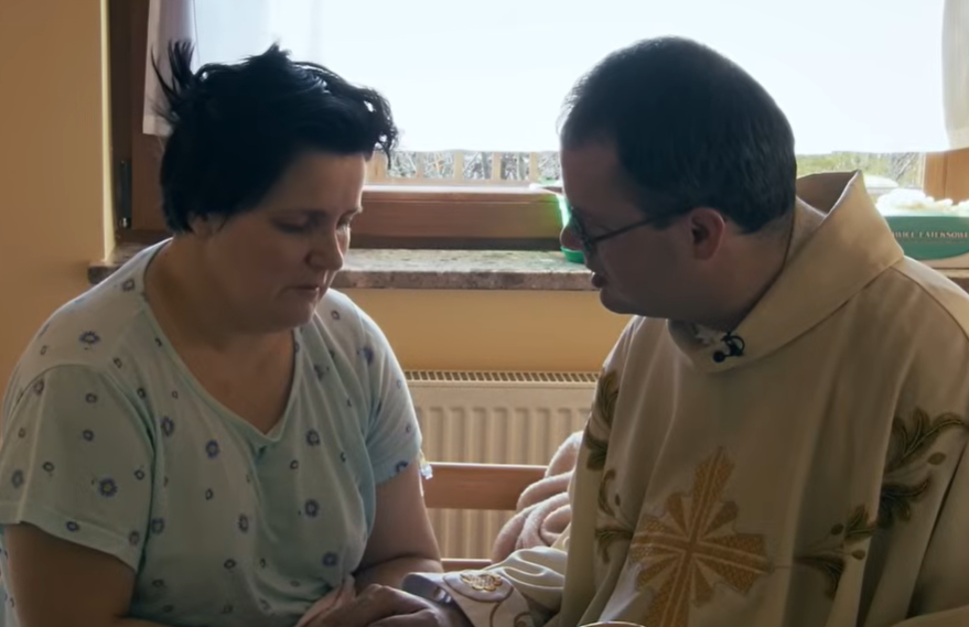 Nowy film poświęcony niezwykłemu życiu ks. Kaczkowskiego już we wrześniu. Telewizja Polska zaprezentowała zwiastu …