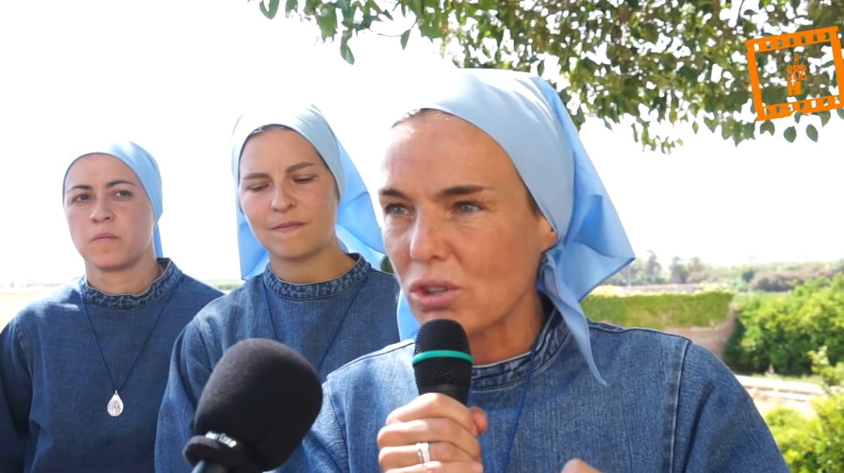 Siostry w dżinsowych habitach. To prawdziwe prawdziwe powołaniowe tsunami 
