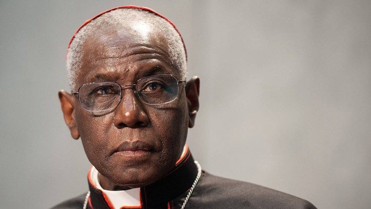 Kard. Robert Sarah w Łomży: o liturgii dla kapłanów i chrześcijańskich korzeniach Europy