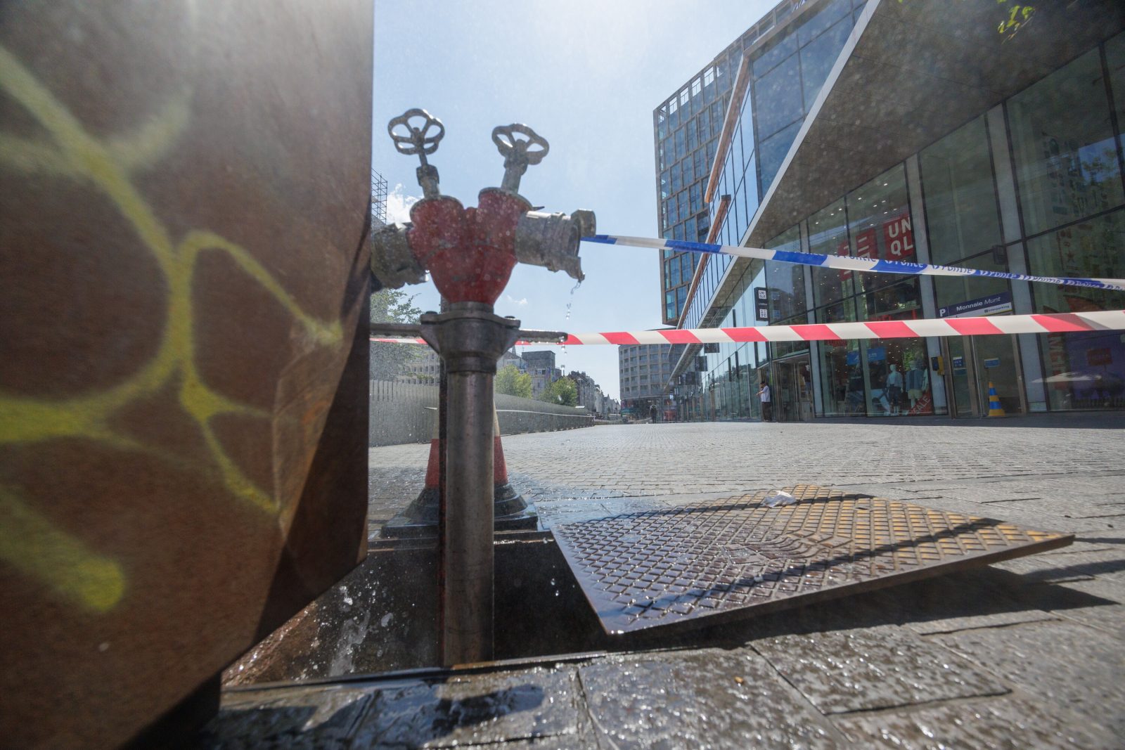 Belgia: sześć osób zginęło w pożarze biurowca w centrum Brukseli [+GALERIA]
