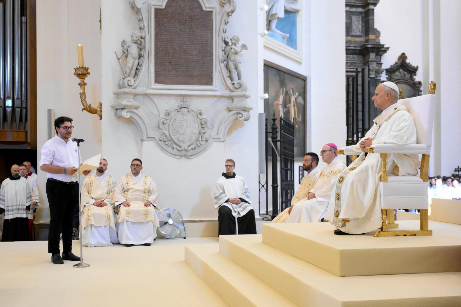 Papież na Mszy św. do młodych w Asyżu: idźcie na peryferie i budujcie cywilizację miłości [+GALERIA]