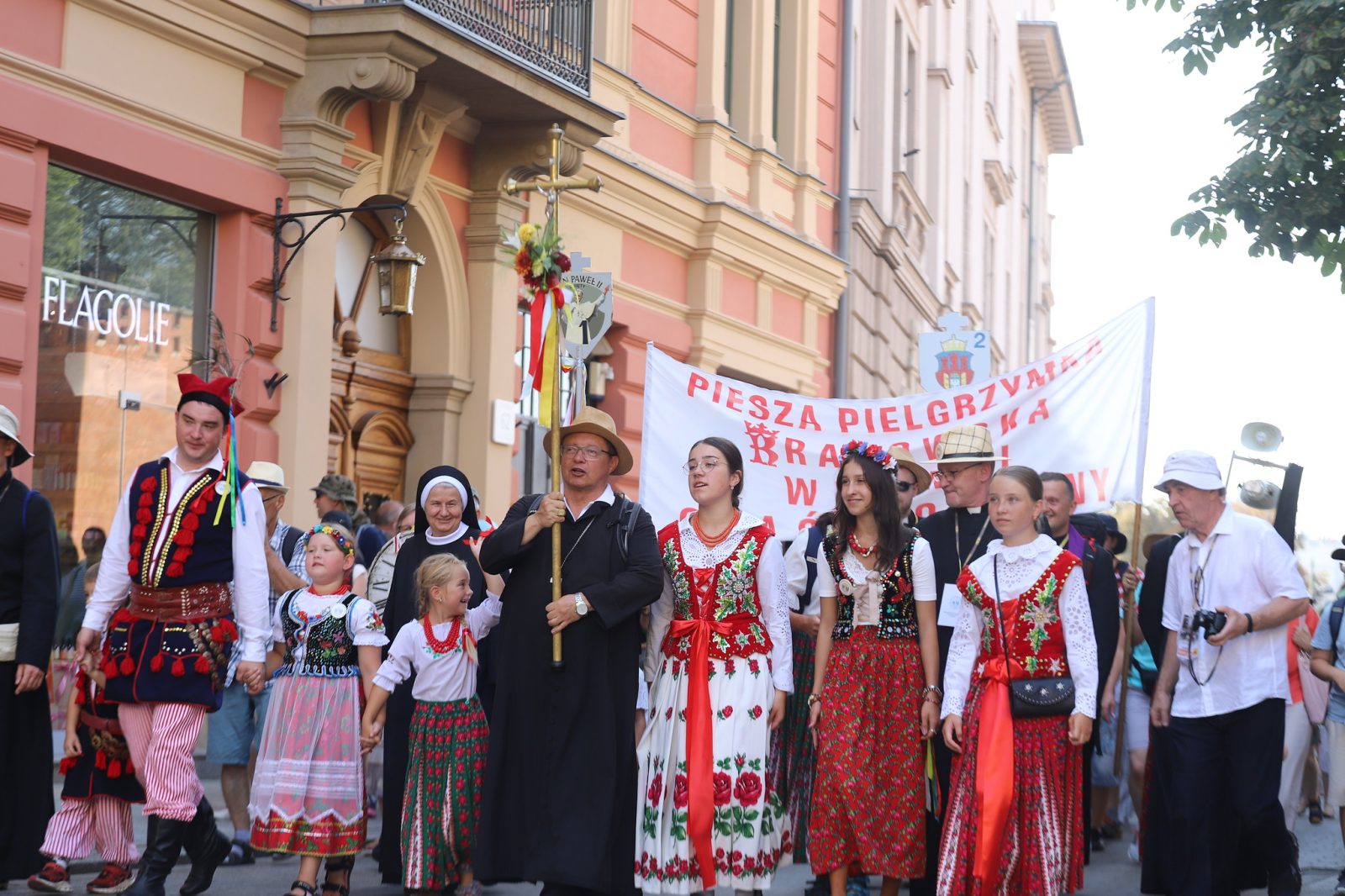 Kraków: z Wawelu wyruszyła 46. Piesza Pielgrzymka Krakowska na Jasną Górę