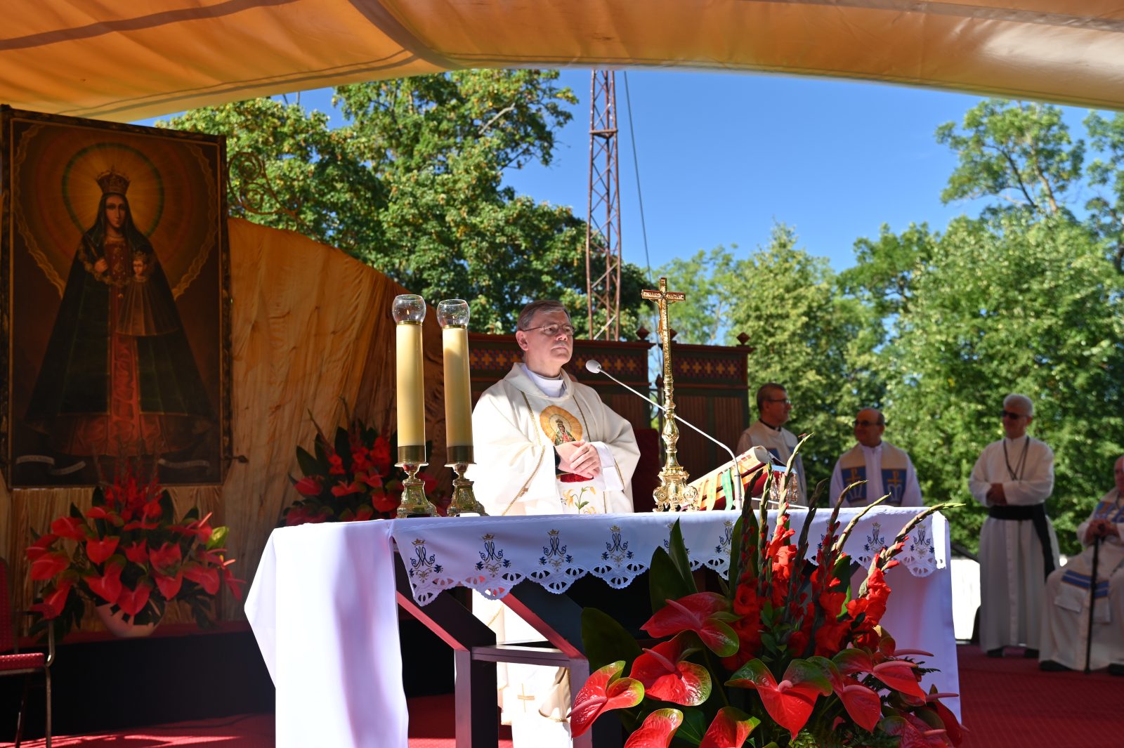 Kodeń: msza św. misyjna na kalwarii. „Maryja jest nieustannie z nami” [+GALERIA]