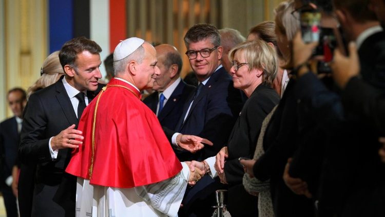 Pierwszy dzień pielgrzymki Leon XIV we Francji: entuzjazm odradzającego się Kościoła [+WIDEO]