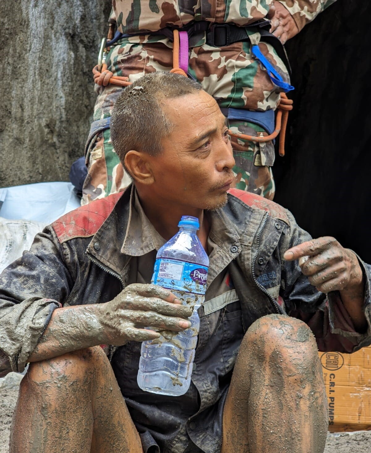 Nepal: dwie osoby uratowane po dziesięciu dniach od powodzi