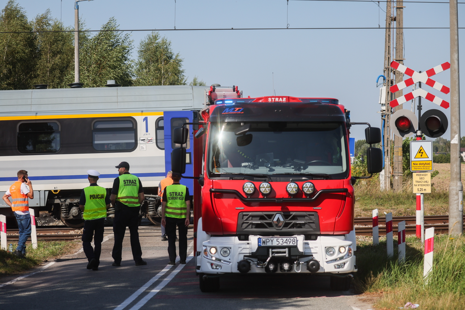 Nowe informacje ws. wypadku na torach na Mazowszu. Nie żyje jedna osoba