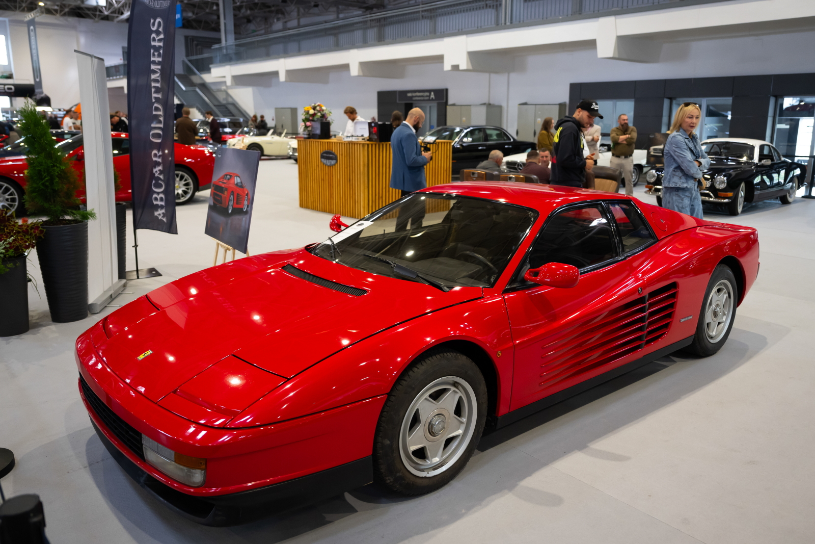 Poznań: około 1 tys. klasyków na 10. Retro Motor Show [+GALERIA]