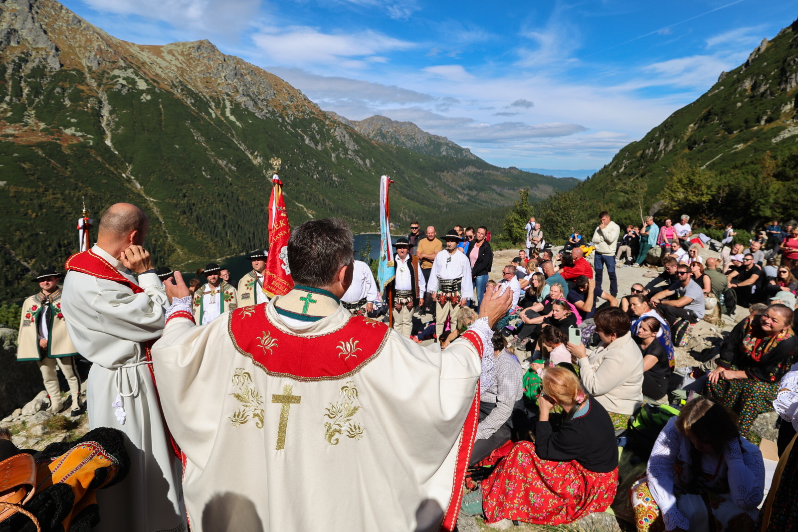 Msza Święta nad Czarnym Stawem pod Rysami [+GALERIA]