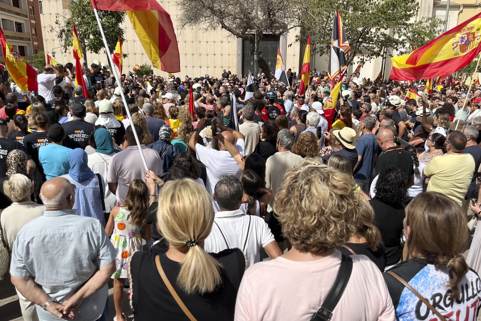 Hiszpania: w Ceucie protestowało kilkaset osób; w środę liczne manifestacje w całym kraju