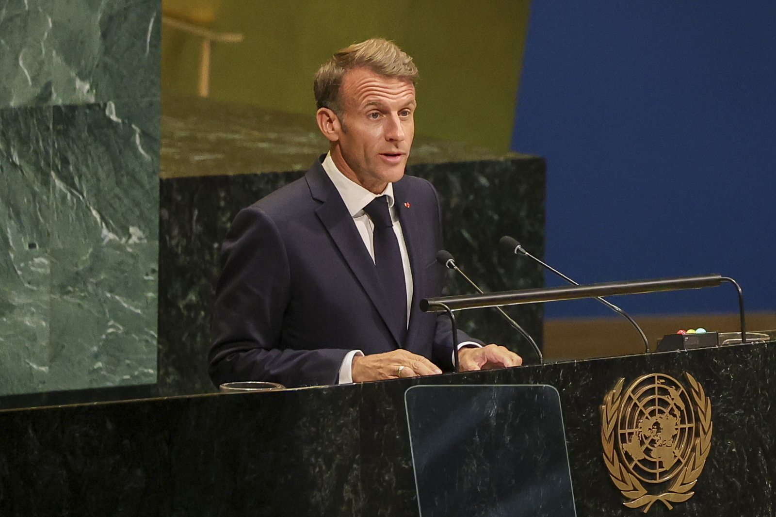 Prezydent Macron nie będzie uczestniczył w żadnej z trzech mszy papieskich we Francji